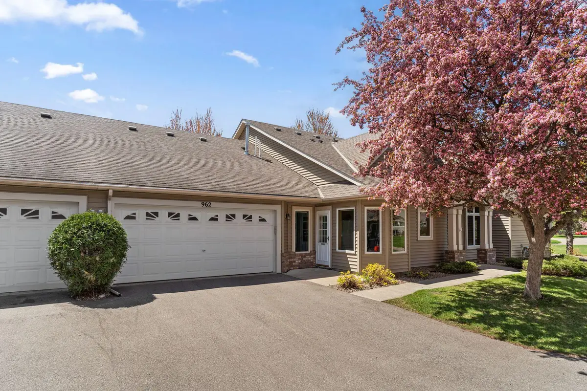 962 Stratford Lane W, Burnsville, MN 55337 - #1