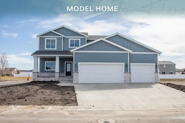 4800 Decorah Way S, Fargo, ND 58104