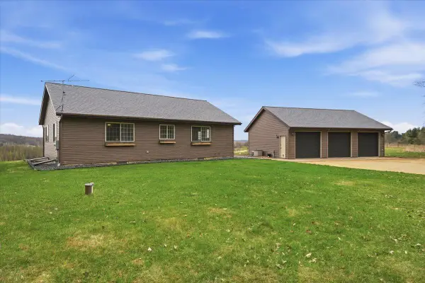 E3521 1170th Avenue, Boyceville, WI 54725
