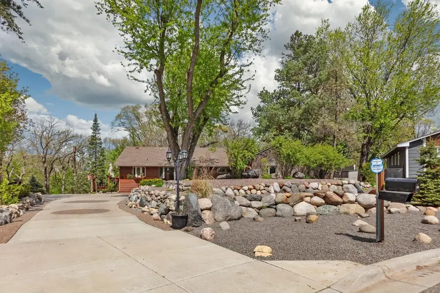 177 Beaumont Court, Apple Valley, MN 55124 - #2