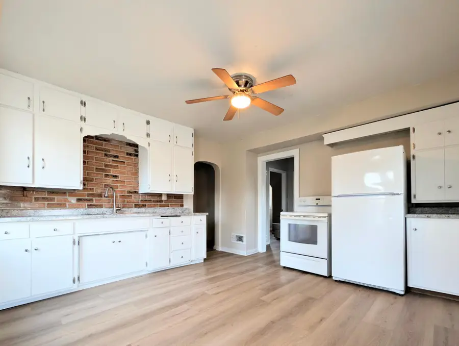 406 4th Street Sw, Montgomery, MN 56069 - #2