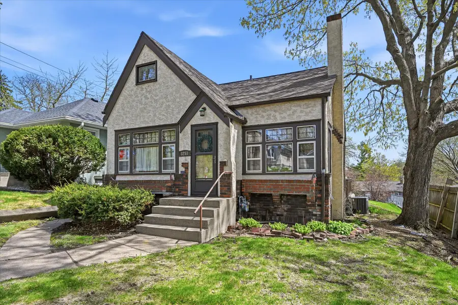 3257 Hayes Street Ne, Minneapolis, MN 55418 - #3
