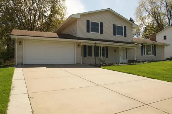 746 Belmont Lane E, Saint Paul, MN 55117
