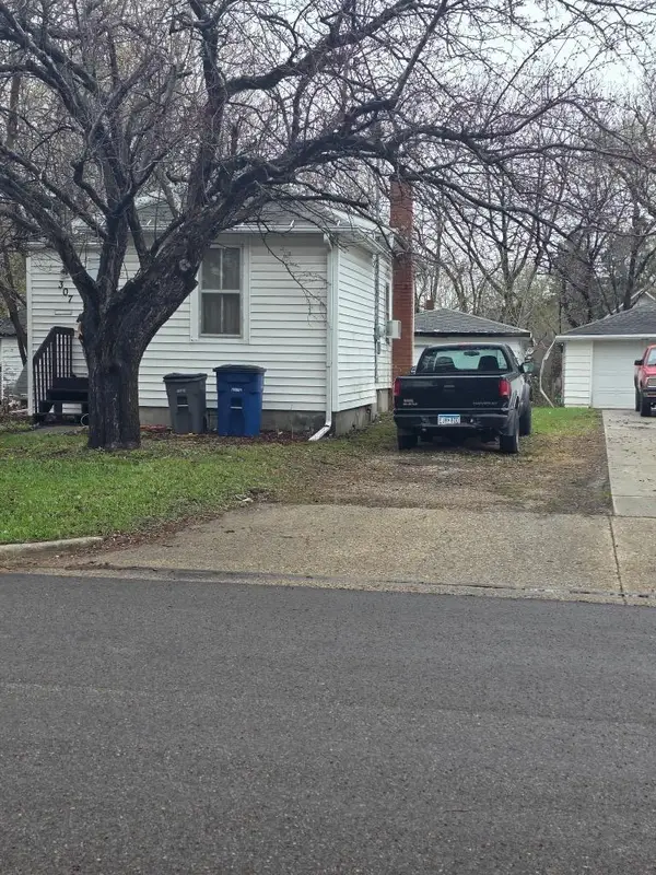 307 15th Street N, Moorhead, MN 56560