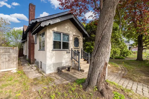 215 Penn Avenue S, Minneapolis, MN 55405