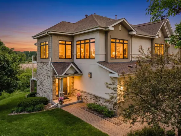 101 Willoughby Way E, Minnetonka, MN 55305