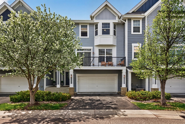 15602 Eagles Nest Way #1402, Apple Valley, MN 55124