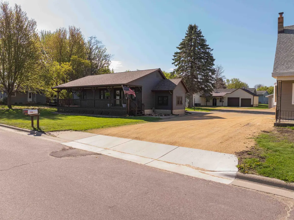 317 E South Street, Janesville, MN 56048 - #1