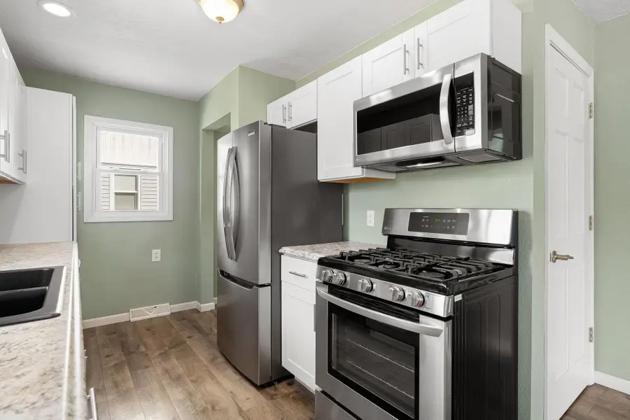2110 E Oakland Avenue, Austin, MN 55912 - #3