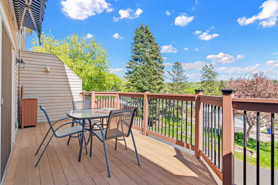 712 Stewart Avenue, Saint Paul, MN 55102 - #3