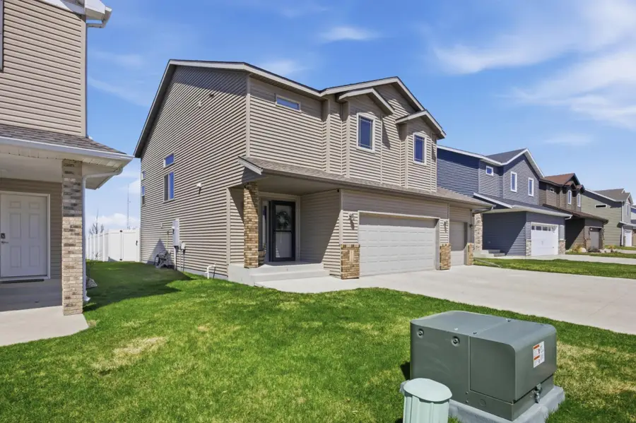 6219 55th Avenue S, Fargo, ND 58104 - #2
