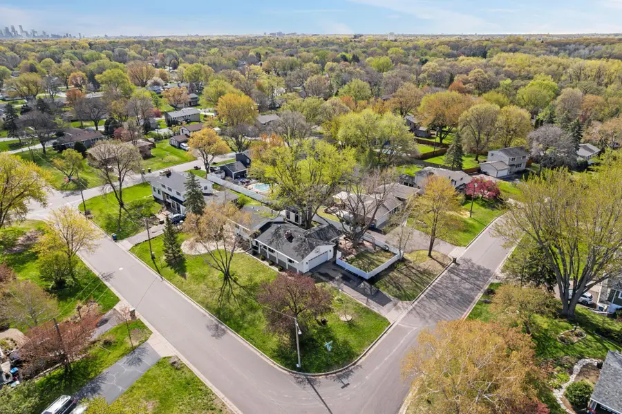 8845 23rd Avenue N, Minneapolis, MN 55427 - #3
