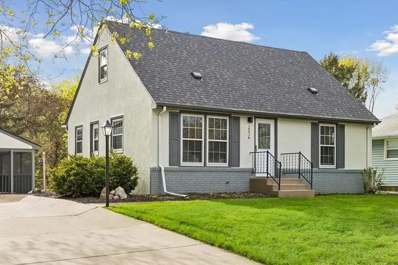 2216 Thorndale Avenue, Saint Paul, MN 55112 - #2