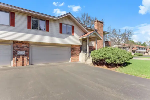 5653 Chatsworth Street N, Saint Paul, MN 55126
