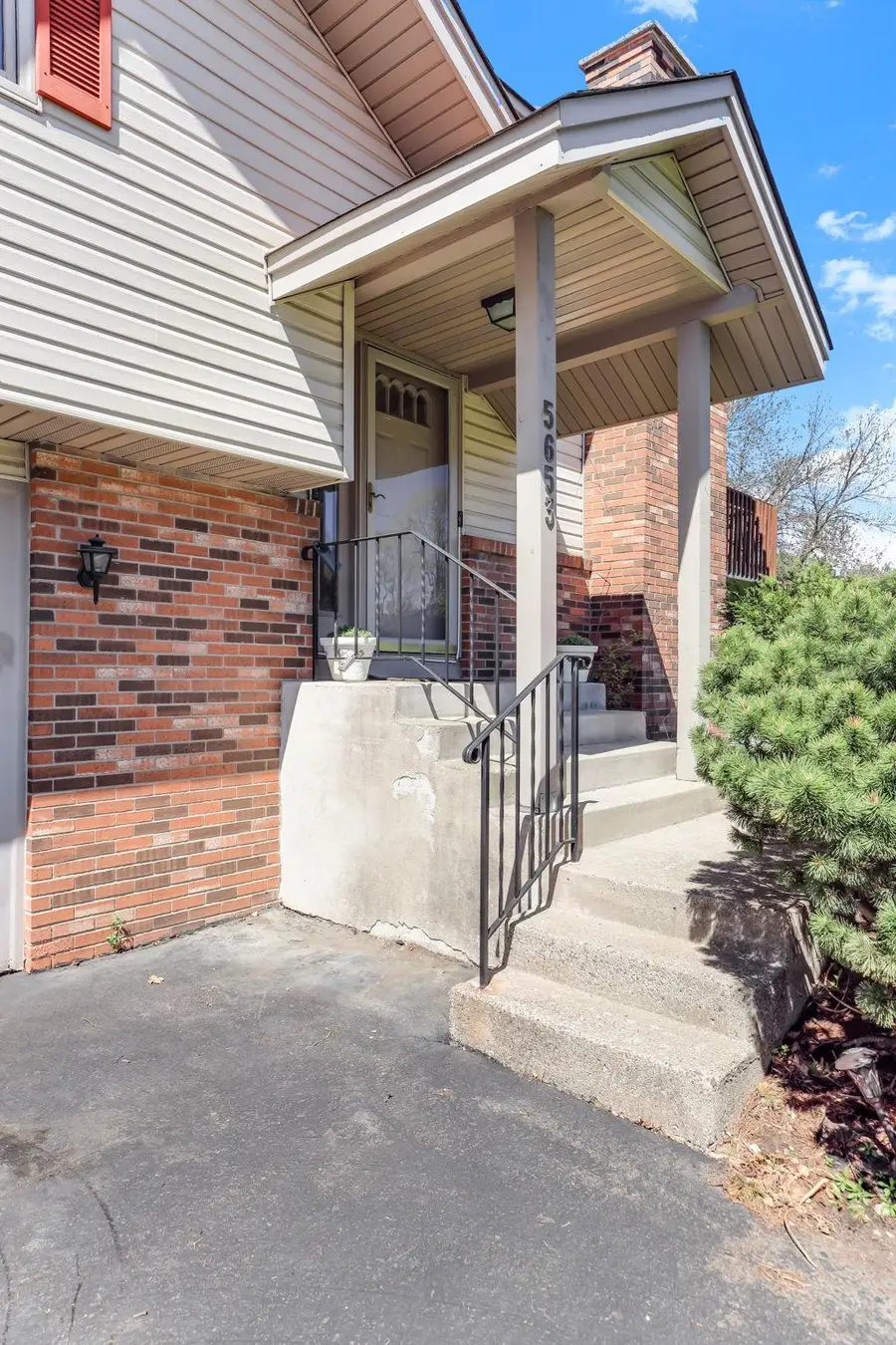 5653 Chatsworth Street N, Saint Paul, MN 55126 - #3