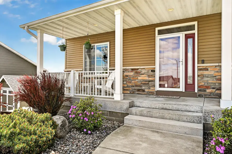 847 Golfview Avenue, Zumbrota, MN 55992 - #3