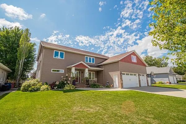 965 18th Avenue Circle N, Moorhead, MN 56560