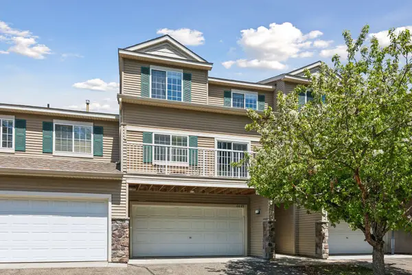 6889 Pine Crest Trail S, Cottage Grove, MN 55016