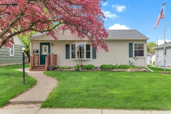 1562 Hoyt Avenue E, Saint Paul, MN 55106