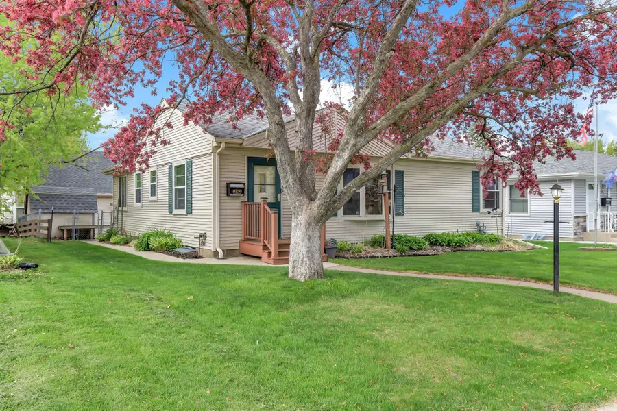 1562 Hoyt Avenue E, Saint Paul, MN 55106 - #2