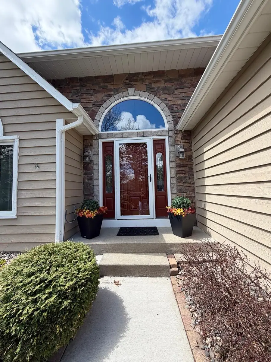 2555 Sylvan Street, Saint Paul, MN 55117 - #3