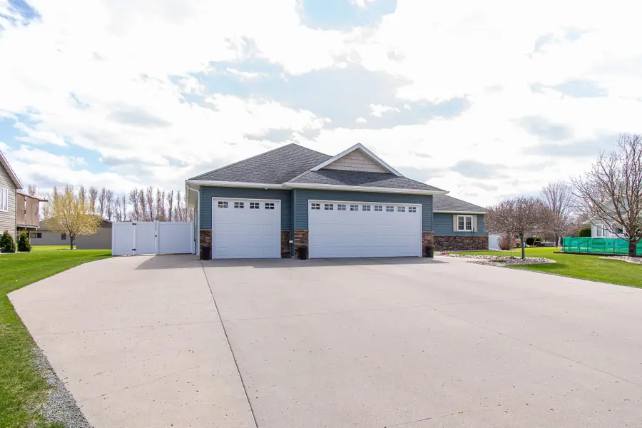 1819 52nd Avenue N, Moorhead, MN 56560 - #3