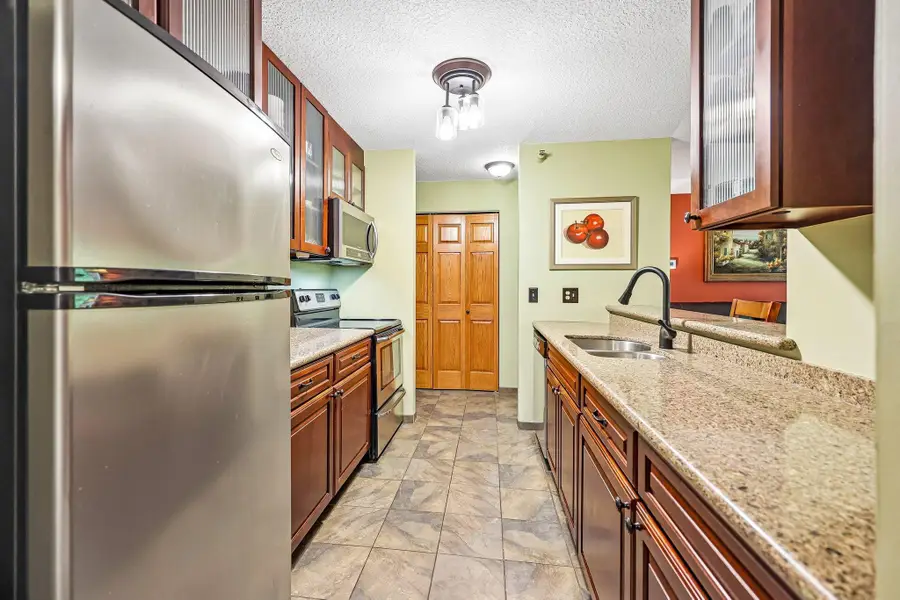 6030 Chasewood Parkway #201, Hopkins, MN 55343 - #2