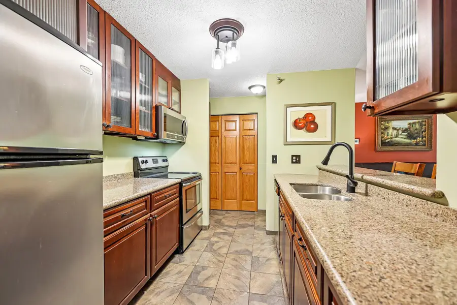 6030 Chasewood Parkway #201, Hopkins, MN 55343 - #3