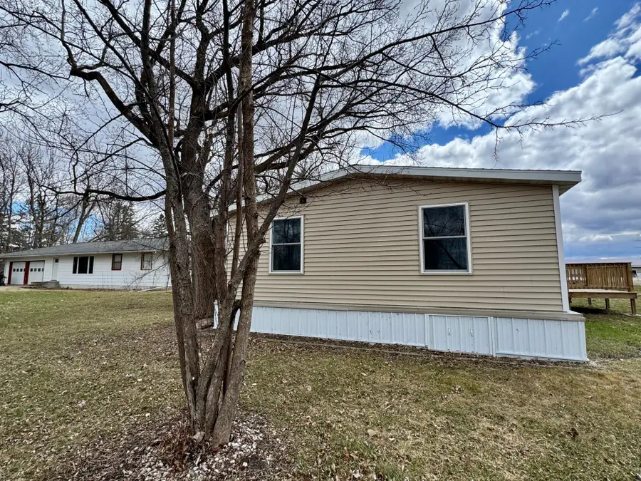 202 Washington Street Se, Warroad, MN 56763 - #3
