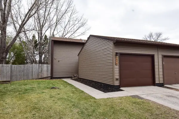 1806 23rd Avenue S, Fargo, ND 58103
