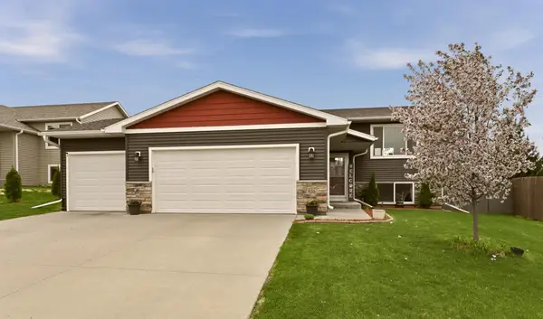 635 Strafford Drive, Zumbrota, MN 55992