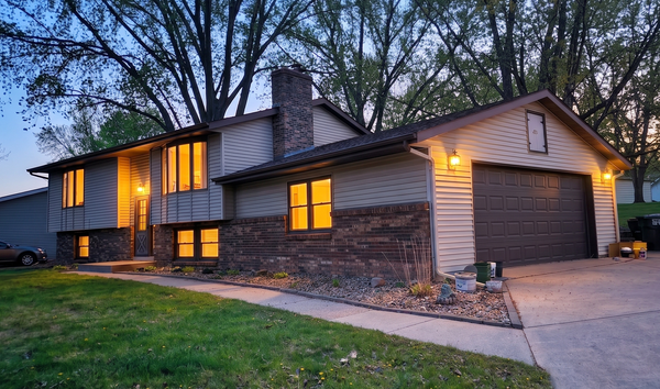 411 Adams Drive W, Young America, MN 55397