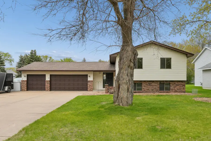 703 Cope Avenue W, Saint Paul, MN 55113 - #2