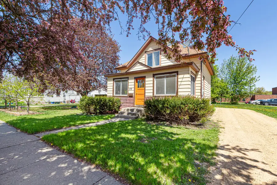 272 W Tyrone Street, Le Center, MN 56057 - #2