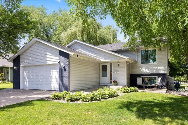 675 5th Avenue E, Shakopee, MN 55379