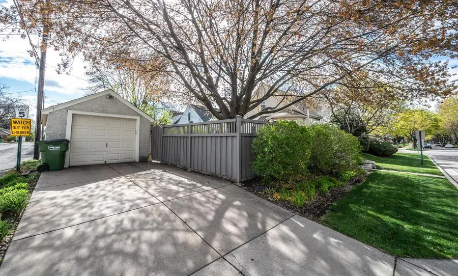 1513 Hoyt Avenue W, Saint Paul, MN 55108 - #3