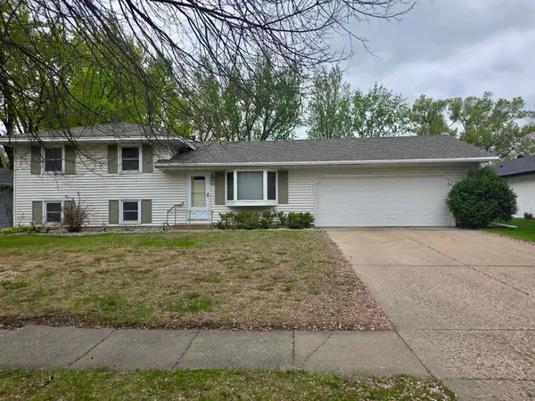 916 Oriole Drive, Saint Paul, MN 55124