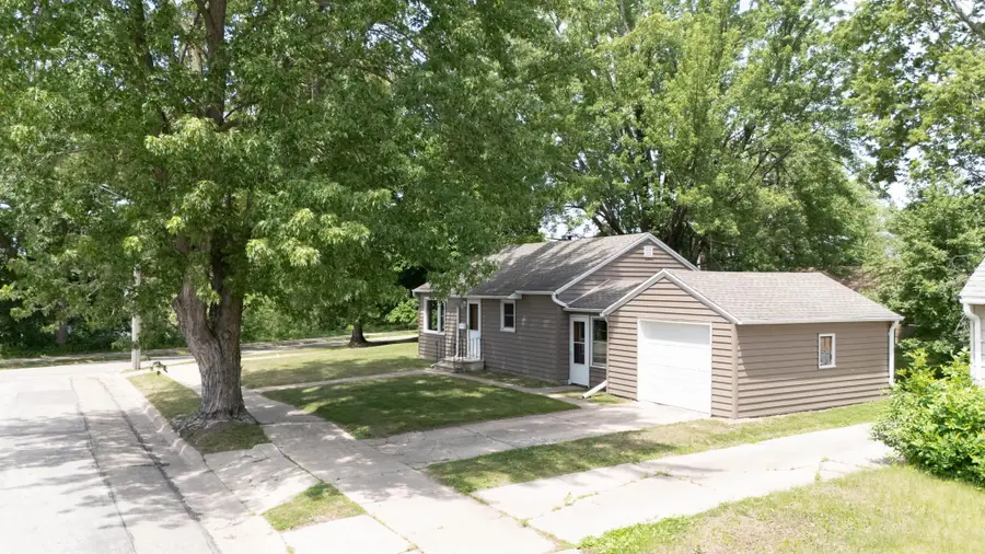 401 13th Avenue Ne, Austin, MN 55912 - #2
