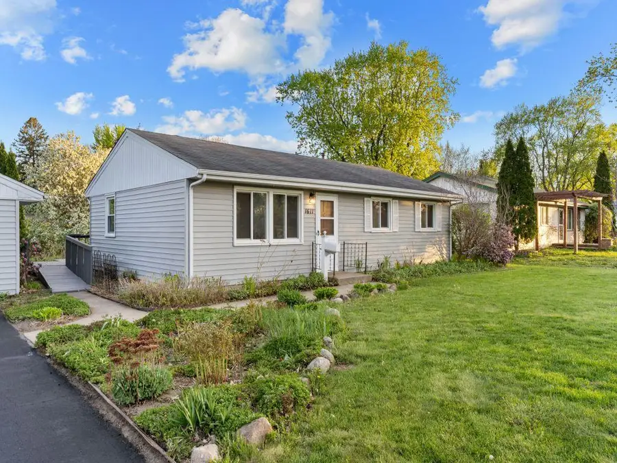 1611 E 87th Street, Minneapolis, MN 55425 - #2