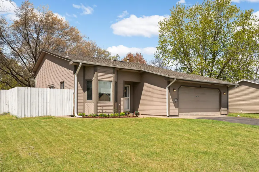 11644 Oak Park Drive Ne, Blaine, MN 55434 - #2