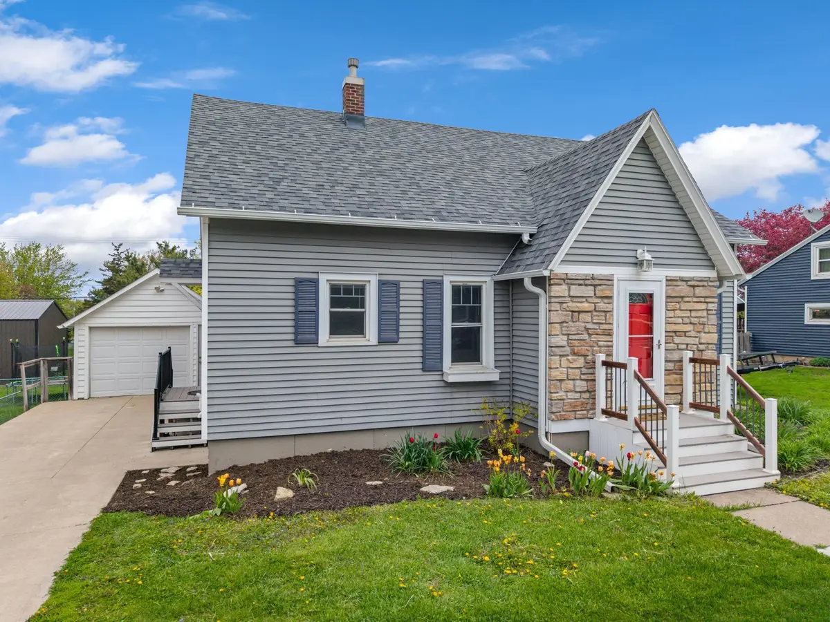 530 2nd Avenue Nw, Plainview, MN 55964 - #1