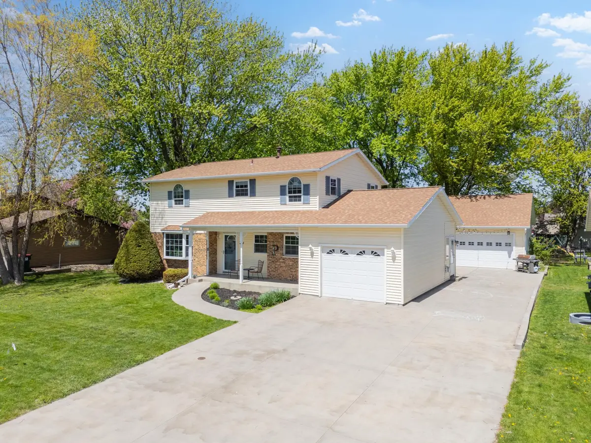 319 7th Street Sw, Eyota, MN 55934 - #1