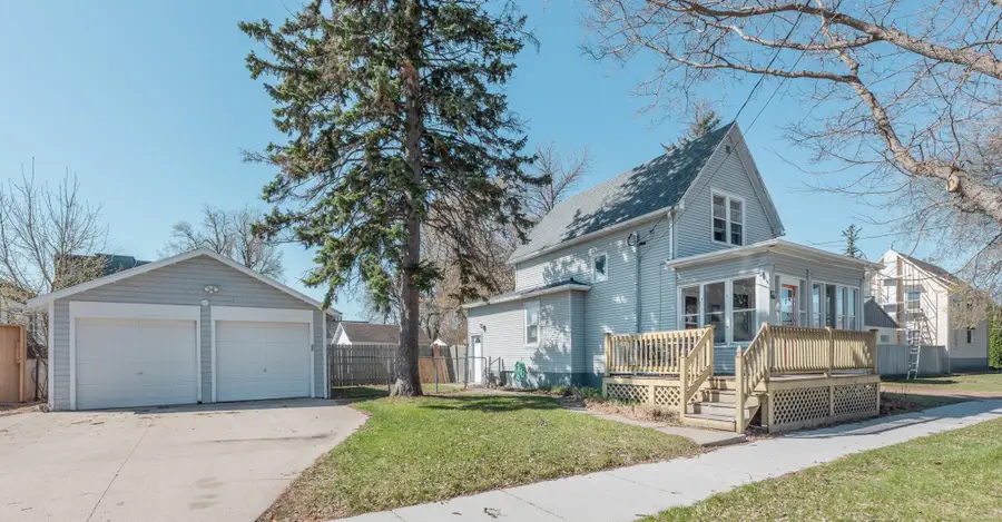 10 7th Avenue N, Fargo, ND 58102 - #2