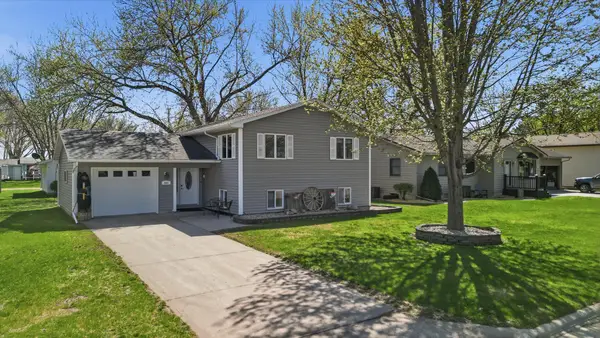 802 1st Street Sw, Madelia, MN 56062