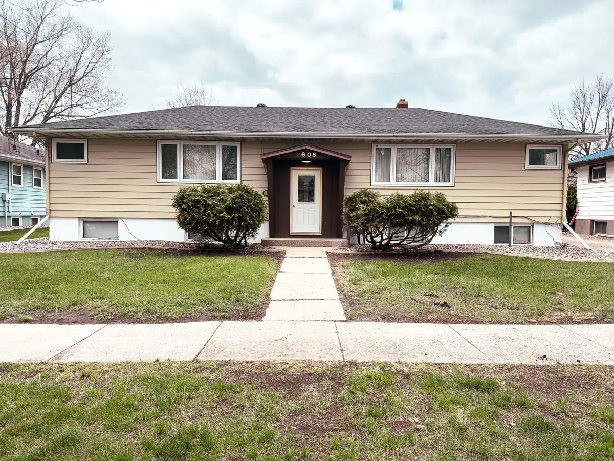2606 9th Street N, Fargo, ND 58102 - #1