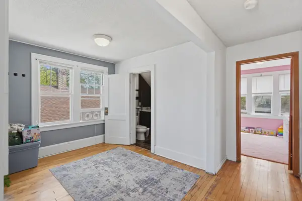 1105 Rose Avenue E, Saint Paul, MN 55106