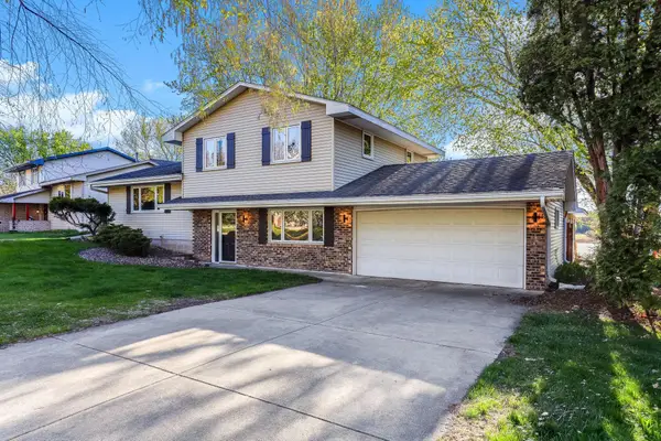 129 E Golden Lake Lane, Circle Pines, MN 55014