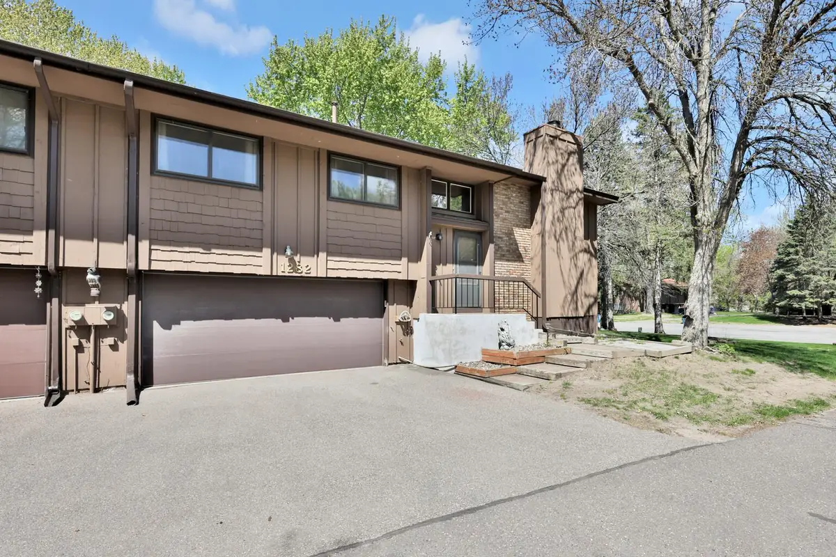 1282 Bridle Path Court, Saint Paul, MN 55110 - #1