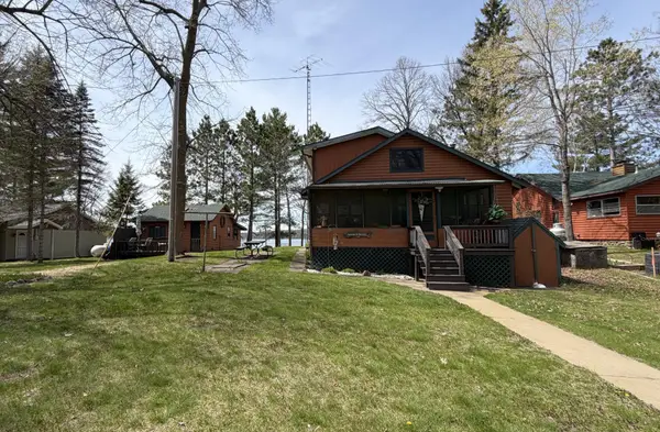 8883 Paradise Beach Road, Brainerd, MN 56401