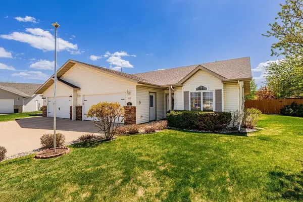 883 Lakeridge Place, West Fargo, ND 58078